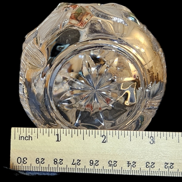 Two Christmas candle holders, one with red poinsettia design and the other Bells - Picture 15 of 15